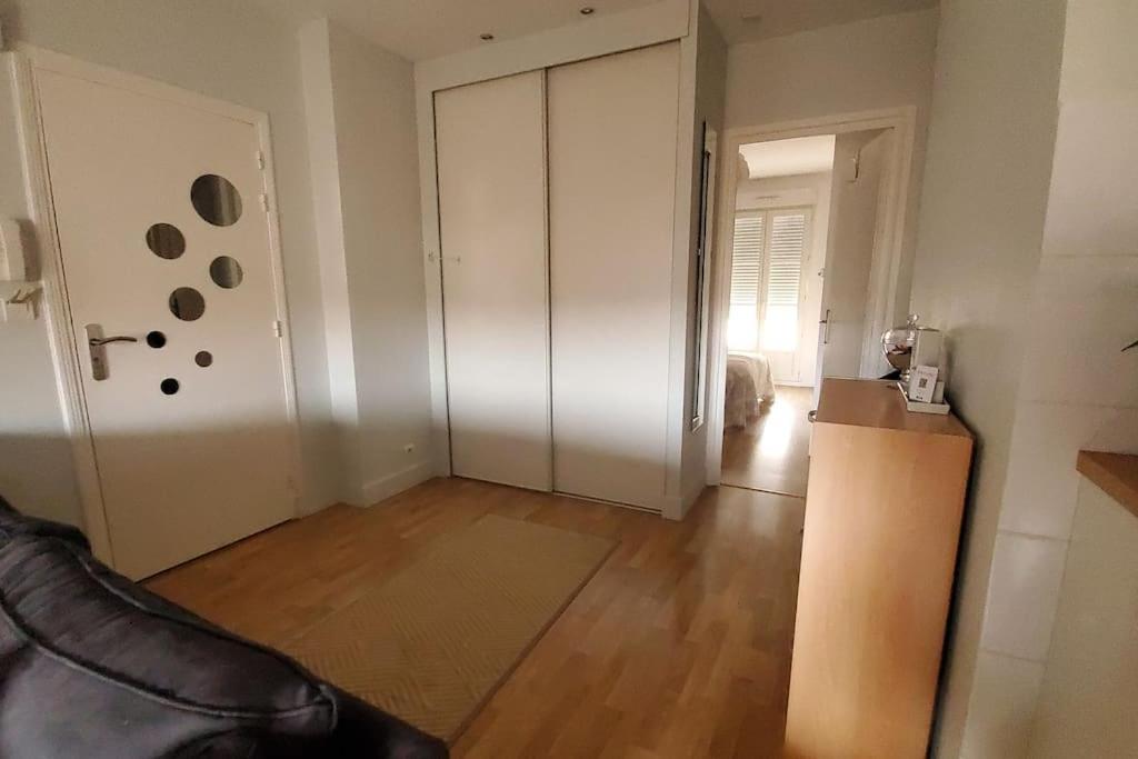 Simplicite Et Calme En Appartement A Исуар Екстериор снимка