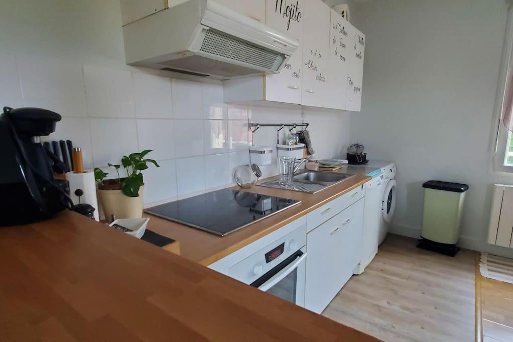 Simplicite Et Calme En Appartement A Исуар Екстериор снимка