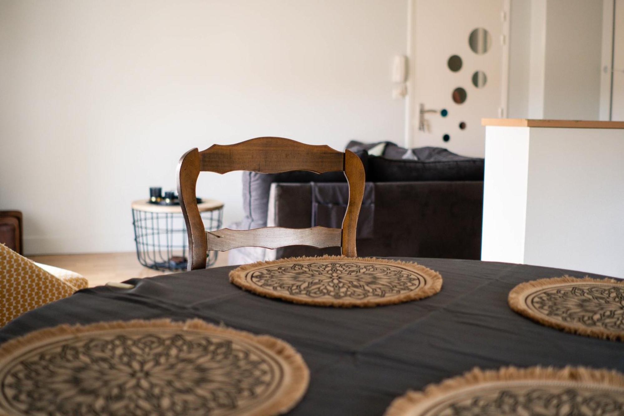 Simplicite Et Calme En Appartement A Исуар Екстериор снимка