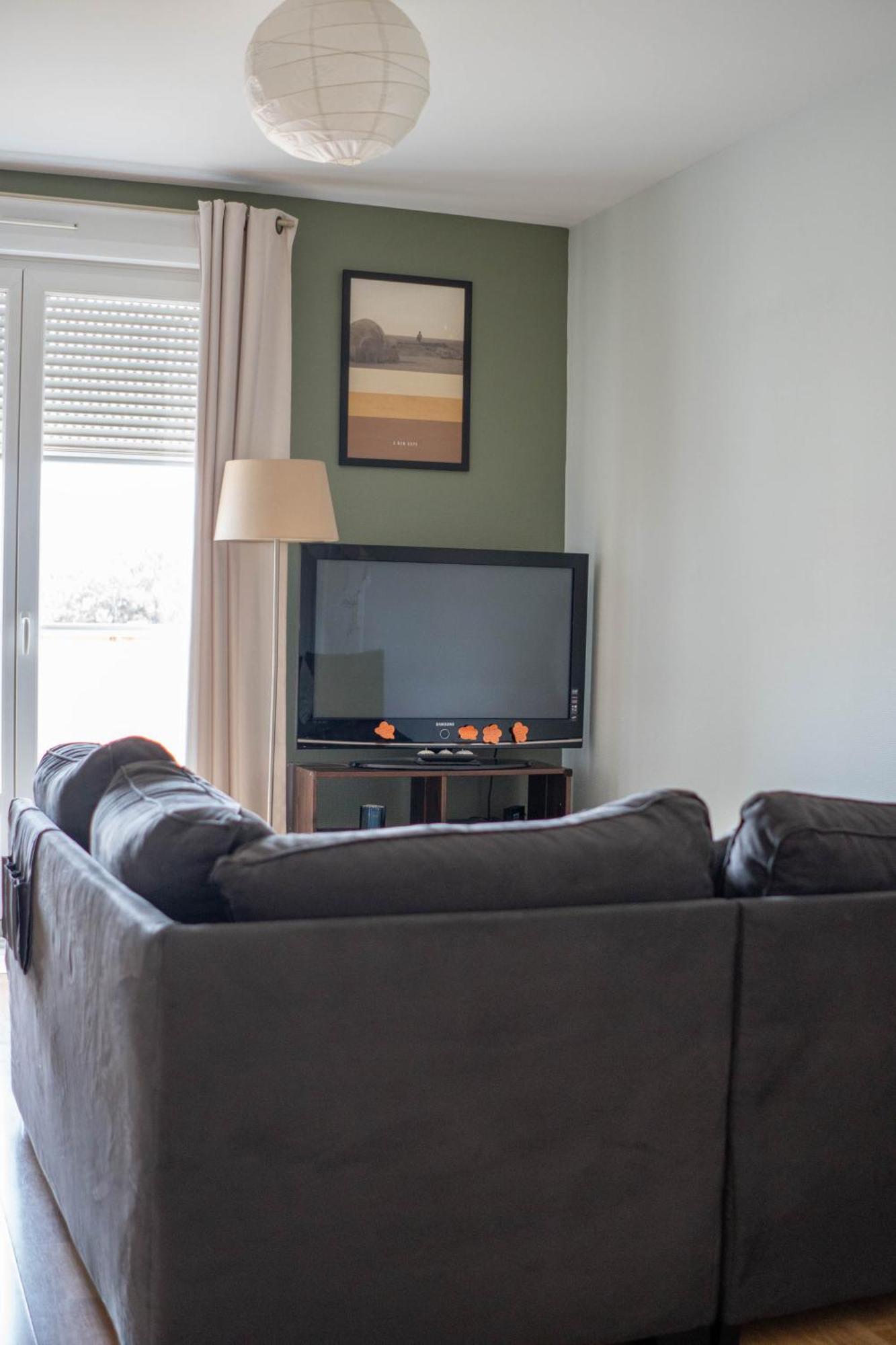 Simplicite Et Calme En Appartement A Исуар Екстериор снимка